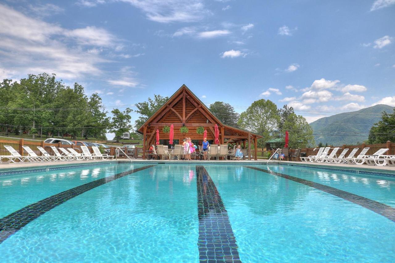 Mountain Dreams Cabin Hot Tub, Sauna And Views! Sevierville Exterior photo