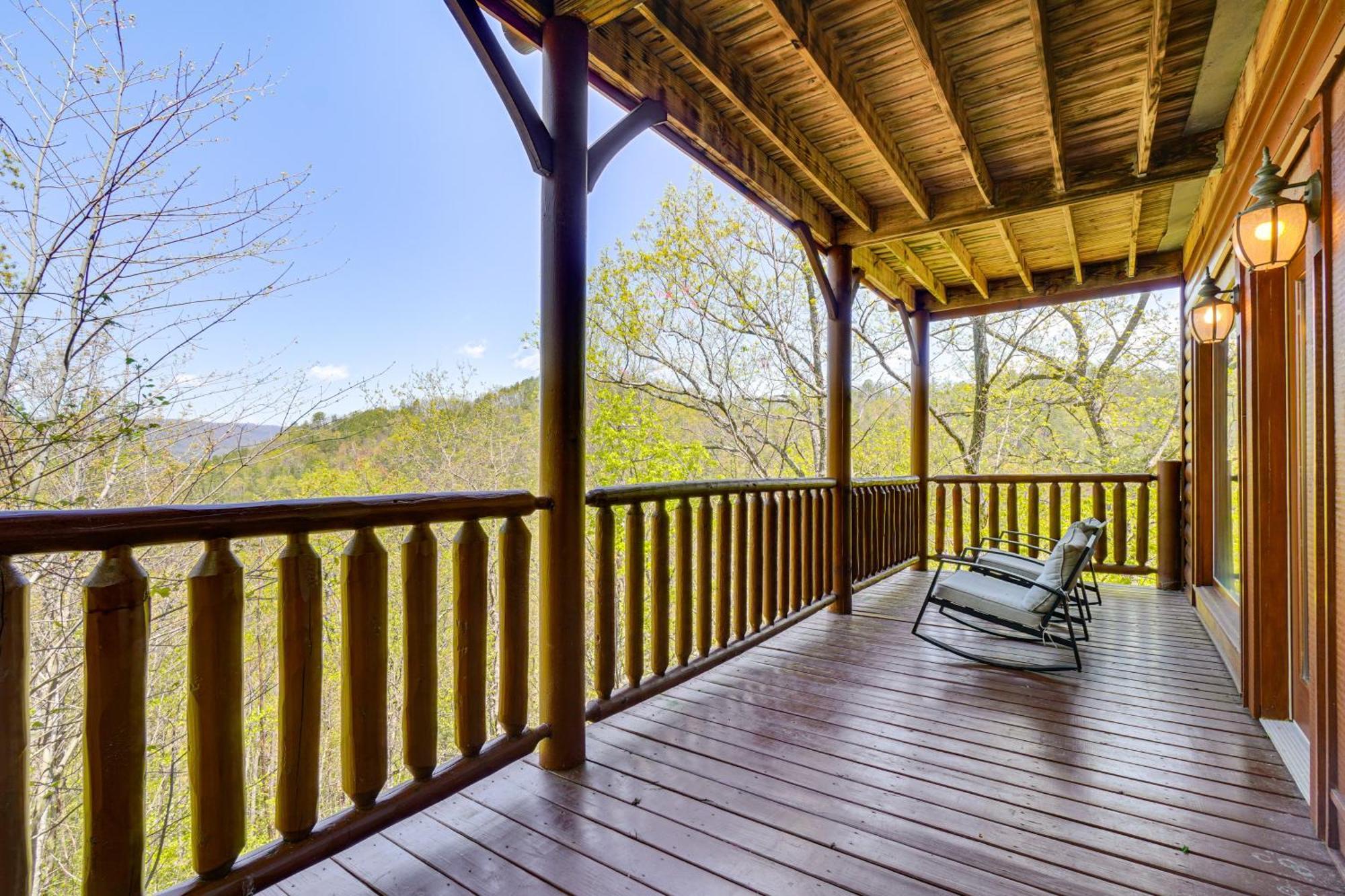 Mountain Dreams Cabin Hot Tub, Sauna And Views! Sevierville Exterior photo