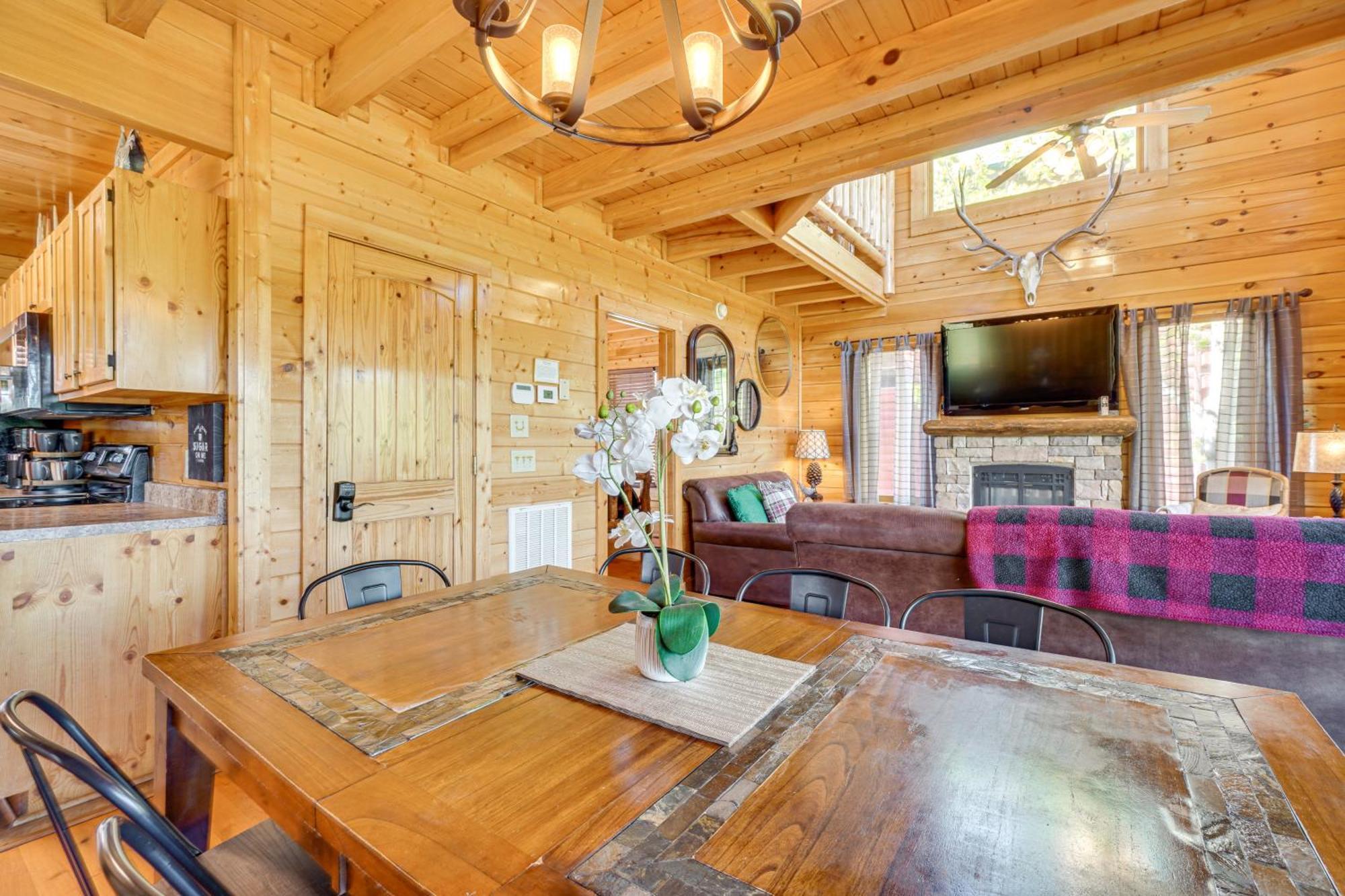 Mountain Dreams Cabin Hot Tub, Sauna And Views! Sevierville Exterior photo
