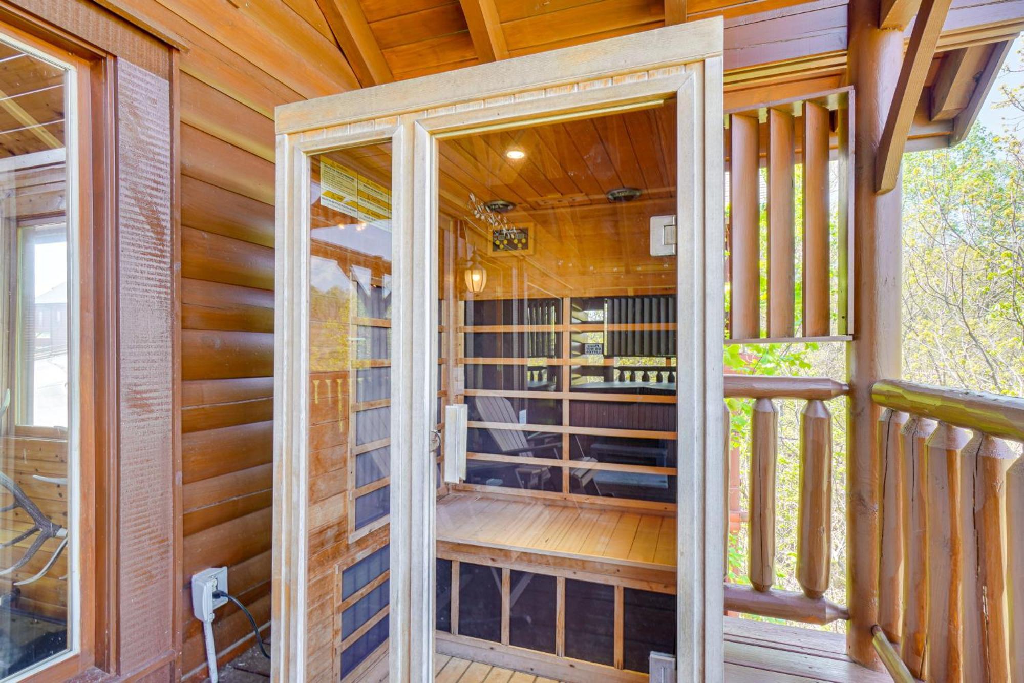 Mountain Dreams Cabin Hot Tub, Sauna And Views! Sevierville Exterior photo
