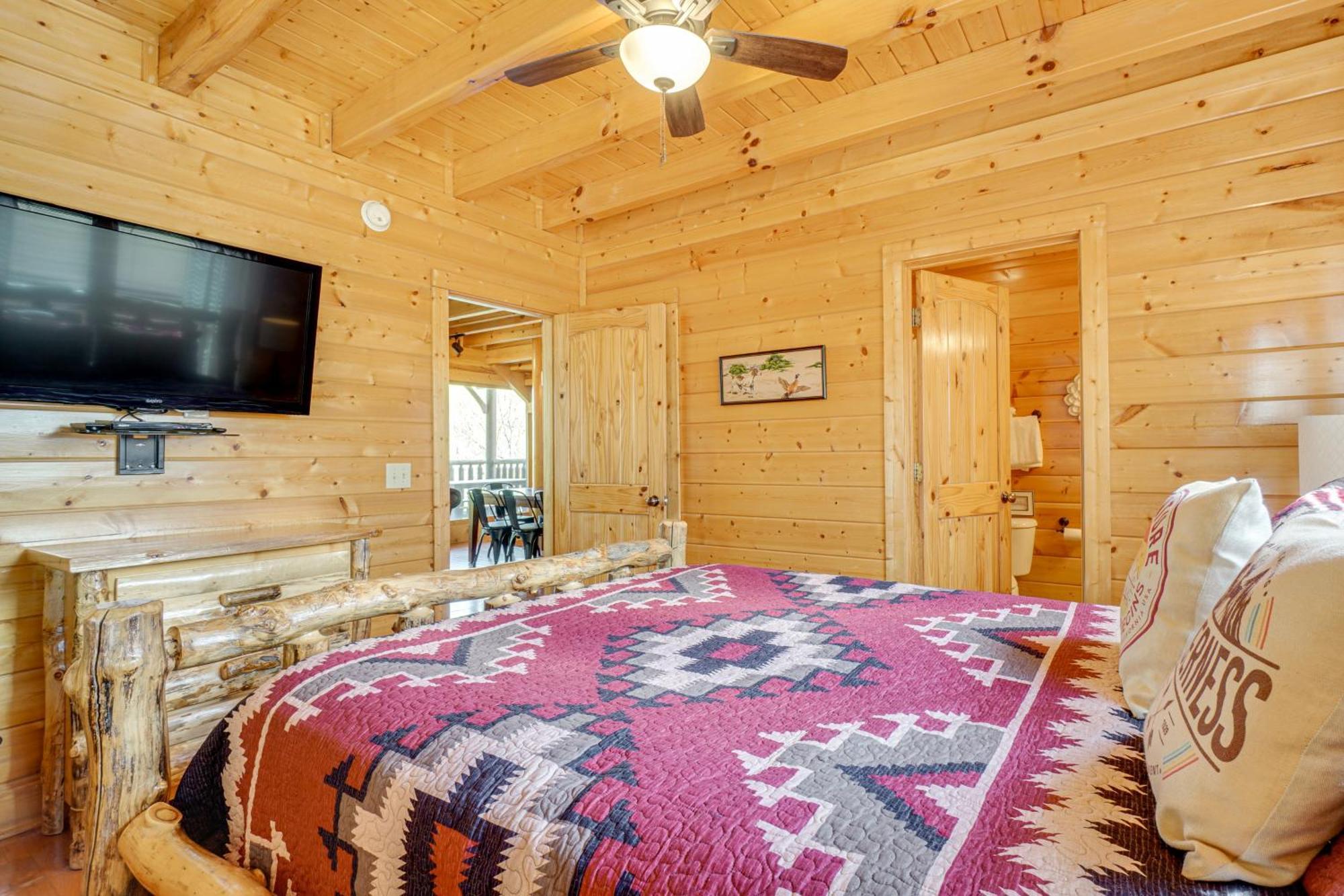 Mountain Dreams Cabin Hot Tub, Sauna And Views! Sevierville Exterior photo